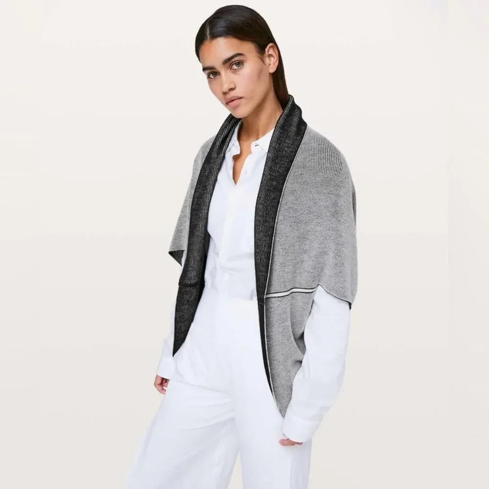 Lululemon Exaltation Wrap Merino Wool Black/Silver Ice - Yoga Gym Travel Commute